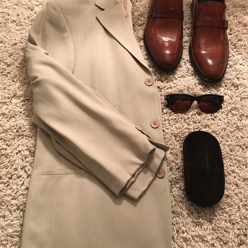 Joseph & Feiss 100% Silk Tan 39(R) Three Button